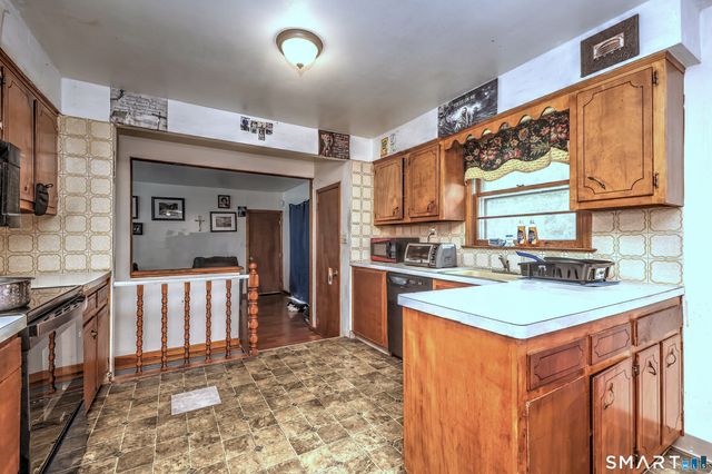 195 Emerald Place, Stratford, CT 06614
