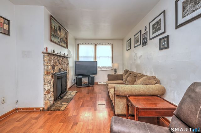 195 Emerald Place, Stratford, CT 06614