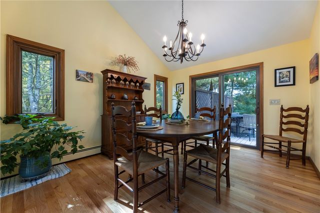 8 Robin Drive, North Kingstown, RI 02852