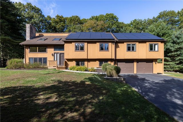8 Robin Drive, North Kingstown, RI 02852