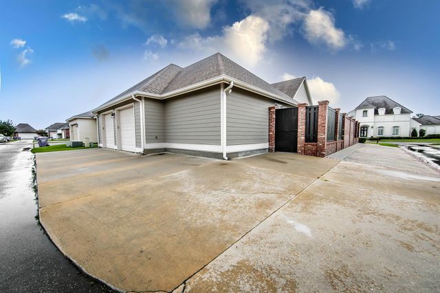 124 Rue Pelletier, Thibodaux, LA 70301