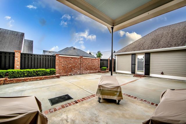 124 Rue Pelletier, Thibodaux, LA 70301