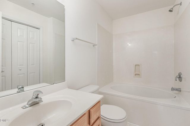 1901 Trailwood Heights Lane 204, Raleigh, NC 27603