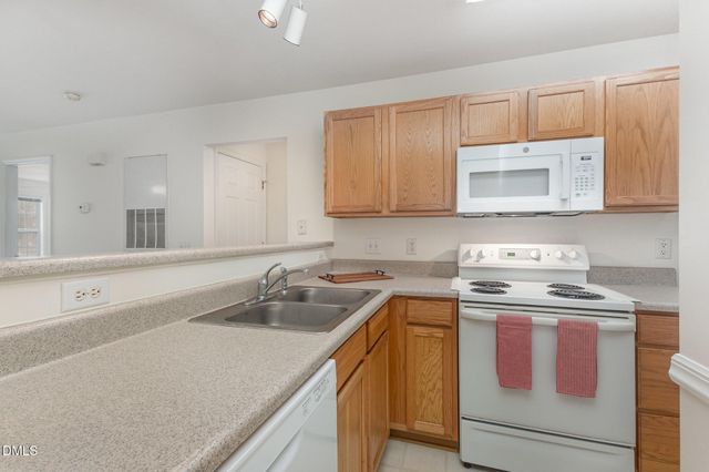 1901 Trailwood Heights Lane 204, Raleigh, NC 27603