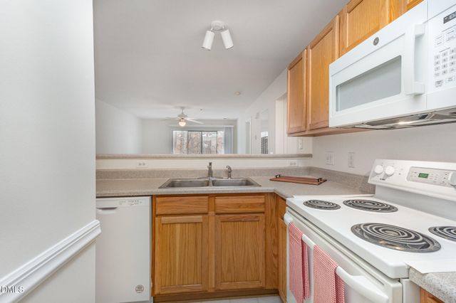 1901 Trailwood Heights Lane 204, Raleigh, NC 27603