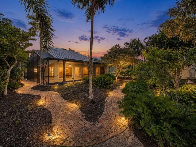 303 LEEWARD Drive, Jupiter, FL 33477