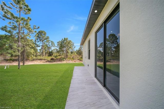 637 Summit AVE S, Lehigh Acres, FL 33974