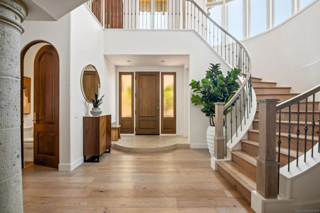7729 Ivanhoe Avenue, La Jolla, CA 92037