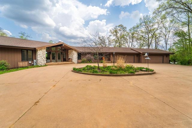 3325 DELLA STREET, Stevens Point, WI 54481