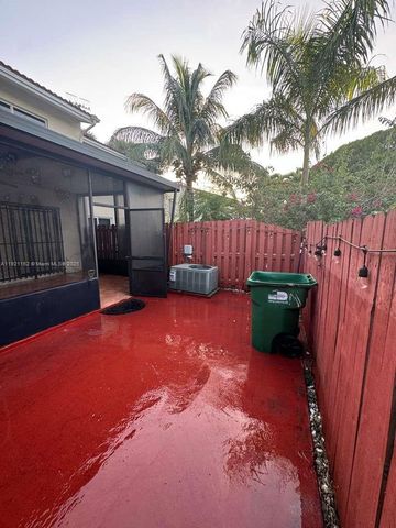 13775 SW 160th St 16, Miami, FL 33177