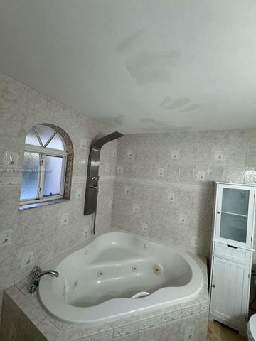 13775 SW 160th St 16, Miami, FL 33177