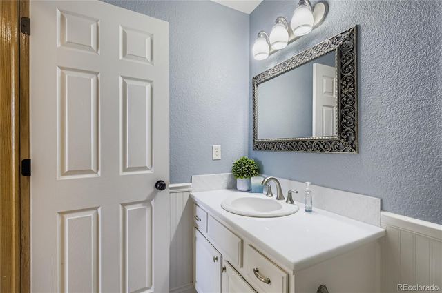 805 Waxberry Court, Loveland, CO 80538