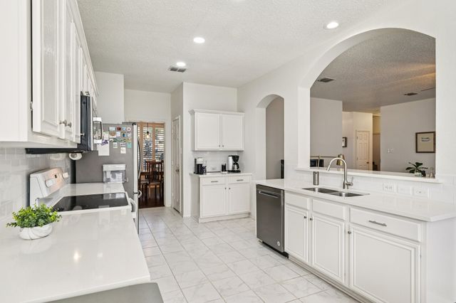 5118 Royal Bay Drive, Rowlett, TX 75089