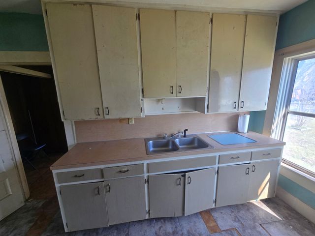 815 E Sumpter Street, Mexia, TX 76667