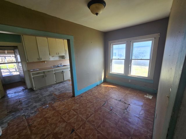 815 E Sumpter Street, Mexia, TX 76667