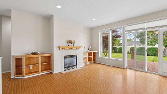 522 S Shelley Lake Ln, Spokane Valley, WA 99037