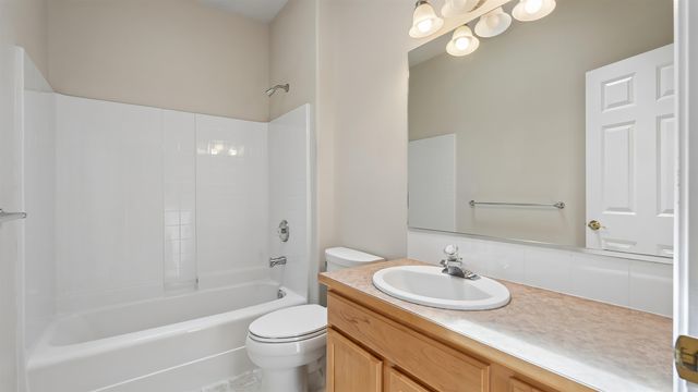 522 S Shelley Lake Ln, Spokane Valley, WA 99037