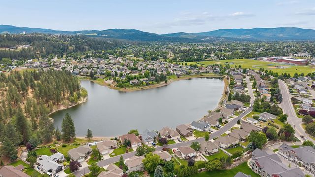 522 S Shelley Lake Ln, Spokane Valley, WA 99037
