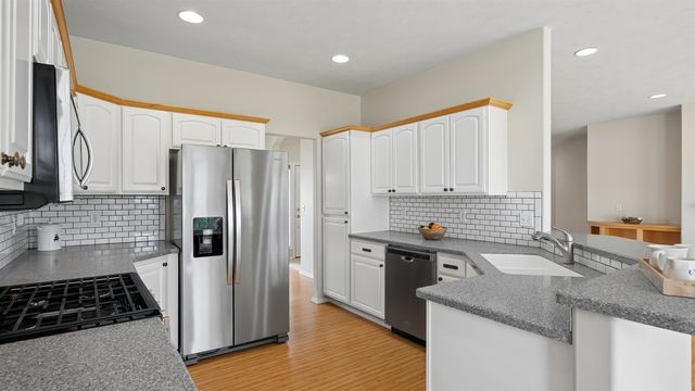 522 S Shelley Lake Ln, Spokane Valley, WA 99037