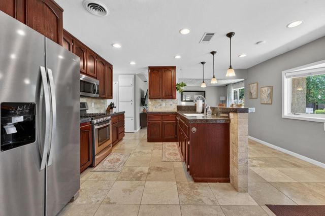 7200 Maretha St, Citrus Heights, CA 95610