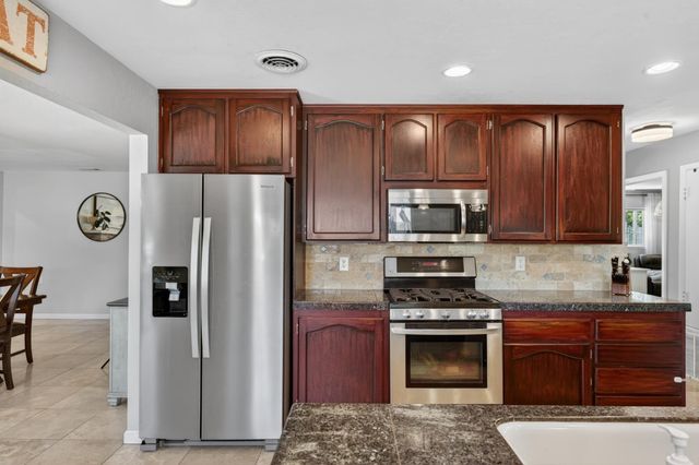 7200 Maretha St, Citrus Heights, CA 95610