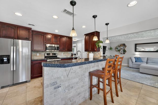 7200 Maretha St, Citrus Heights, CA 95610