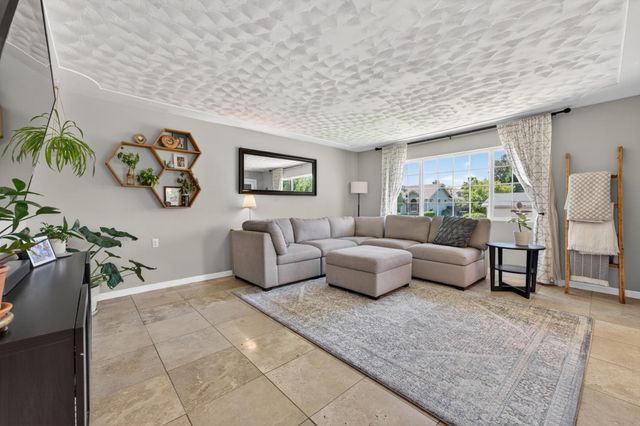 7200 Maretha St, Citrus Heights, CA 95610