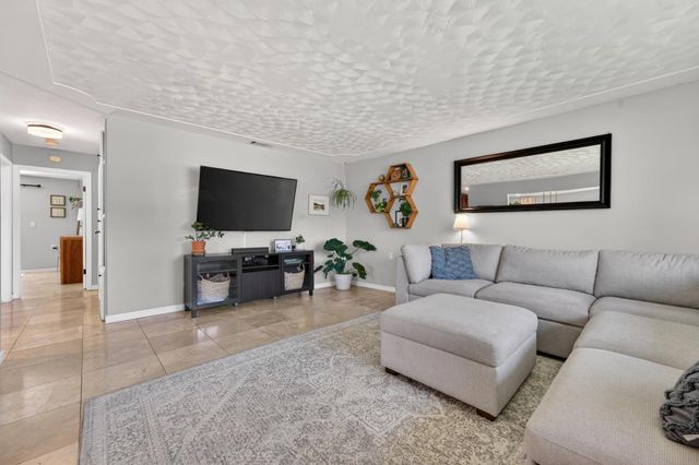 7200 Maretha St, Citrus Heights, CA 95610