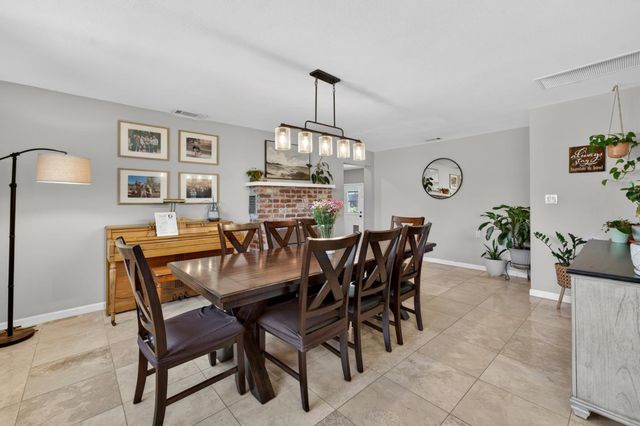 7200 Maretha St, Citrus Heights, CA 95610