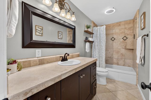 7200 Maretha St, Citrus Heights, CA 95610