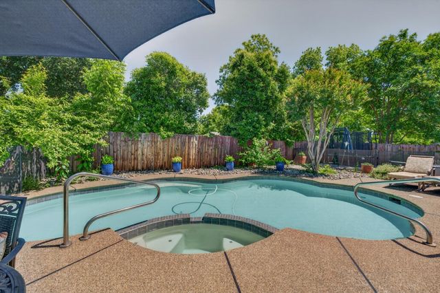 7200 Maretha St, Citrus Heights, CA 95610