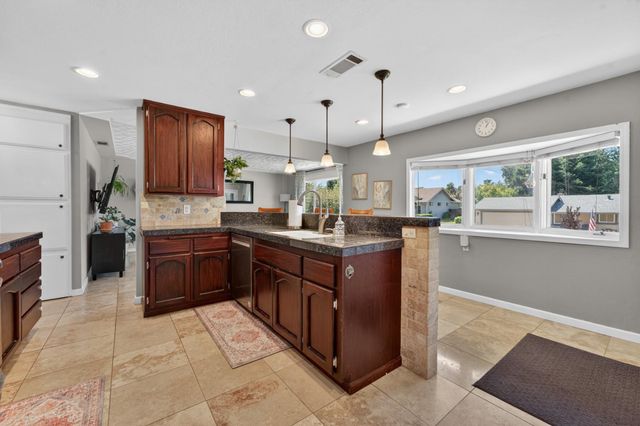 7200 Maretha St, Citrus Heights, CA 95610