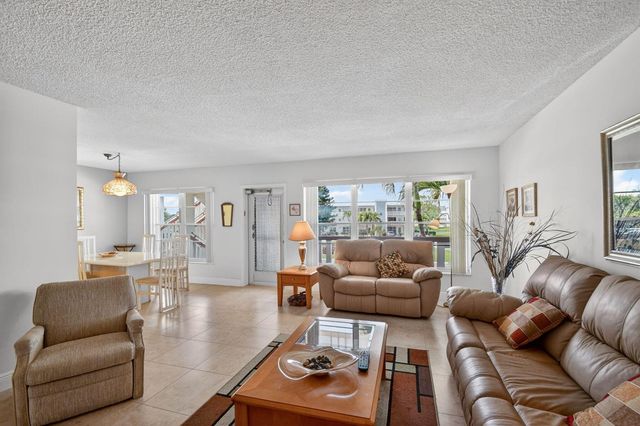202 Wellington D, West Palm Beach, FL 33417