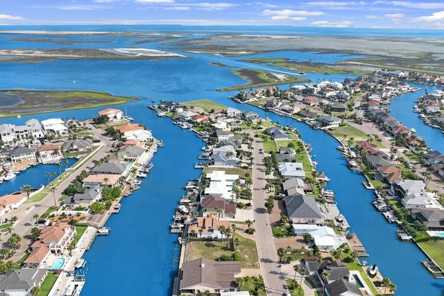 393 Mustang Blvd, Port Aransas, TX 78373