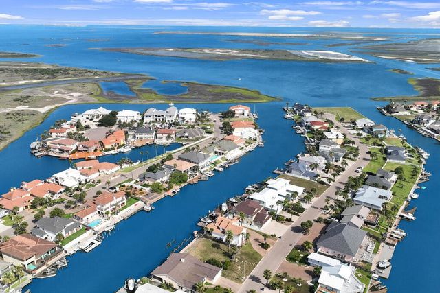 393 Mustang Blvd, Port Aransas, TX 78373