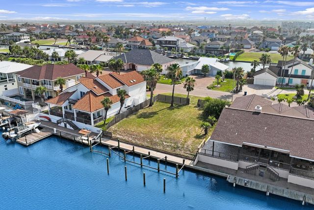 393 Mustang Blvd, Port Aransas, TX 78373