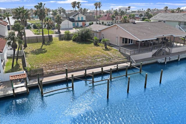 393 Mustang Blvd, Port Aransas, TX 78373