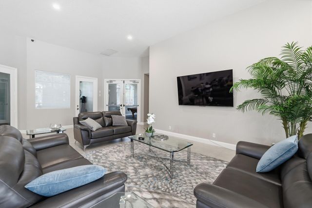 5056 Ventura Drive, Delray Beach, FL 33484