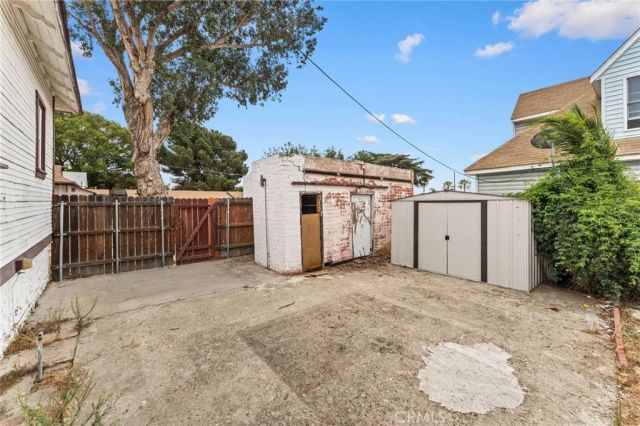 594 E 9th, Upland, CA 91786