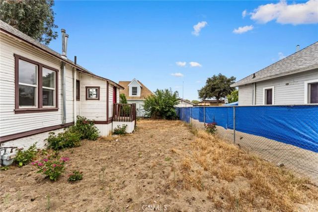 594 E 9th, Upland, CA 91786