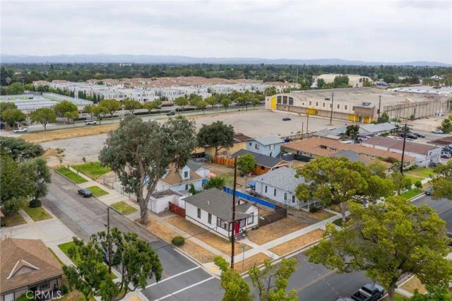594 E 9th, Upland, CA 91786