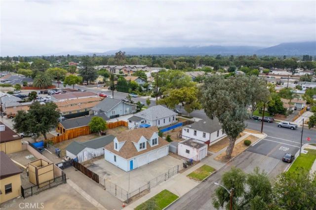 594 E 9th, Upland, CA 91786