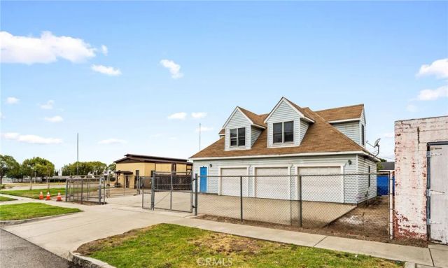 594 E 9th, Upland, CA 91786