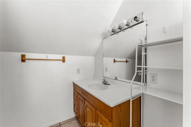 594 E 9th, Upland, CA 91786