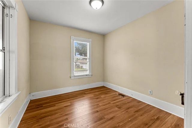594 E 9th, Upland, CA 91786