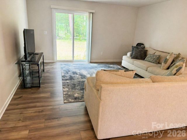 10227 Chatham Run Lane, Charlotte, NC 28262