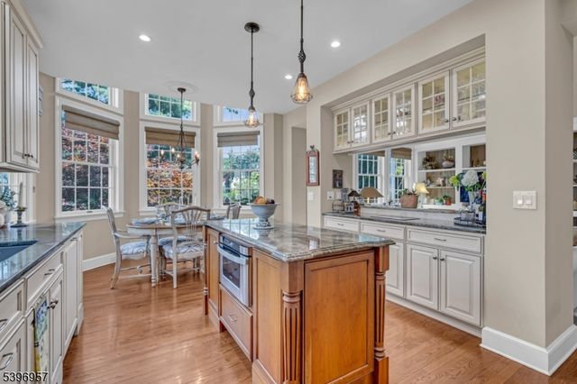 41 Dickinson Rd, Bernards Twp., NJ 07920