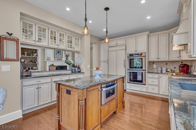 41 Dickinson Rd, Bernards Twp., NJ 07920