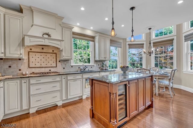 41 Dickinson Rd, Bernards Twp., NJ 07920