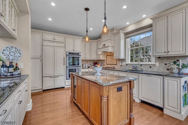 41 Dickinson Rd, Bernards Twp., NJ 07920